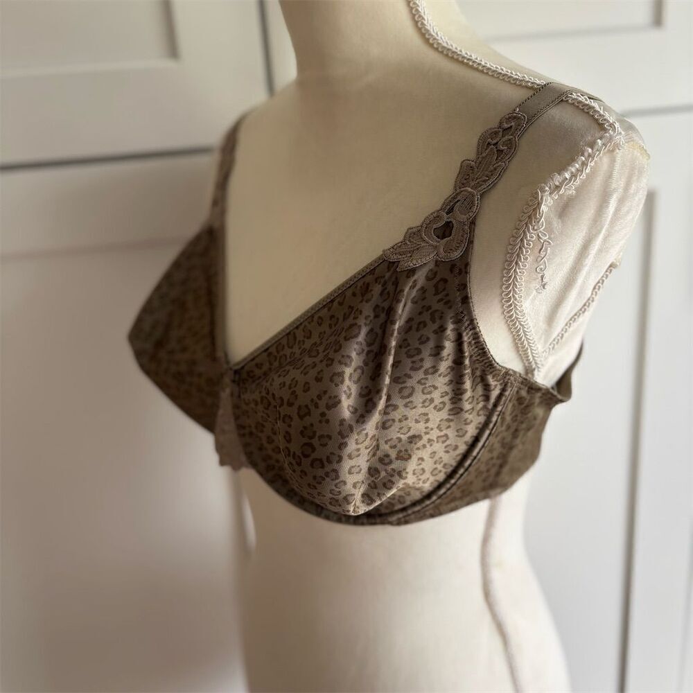 Chantelle Women's Animal Print Lace Trim Underwire Bra Size 40C